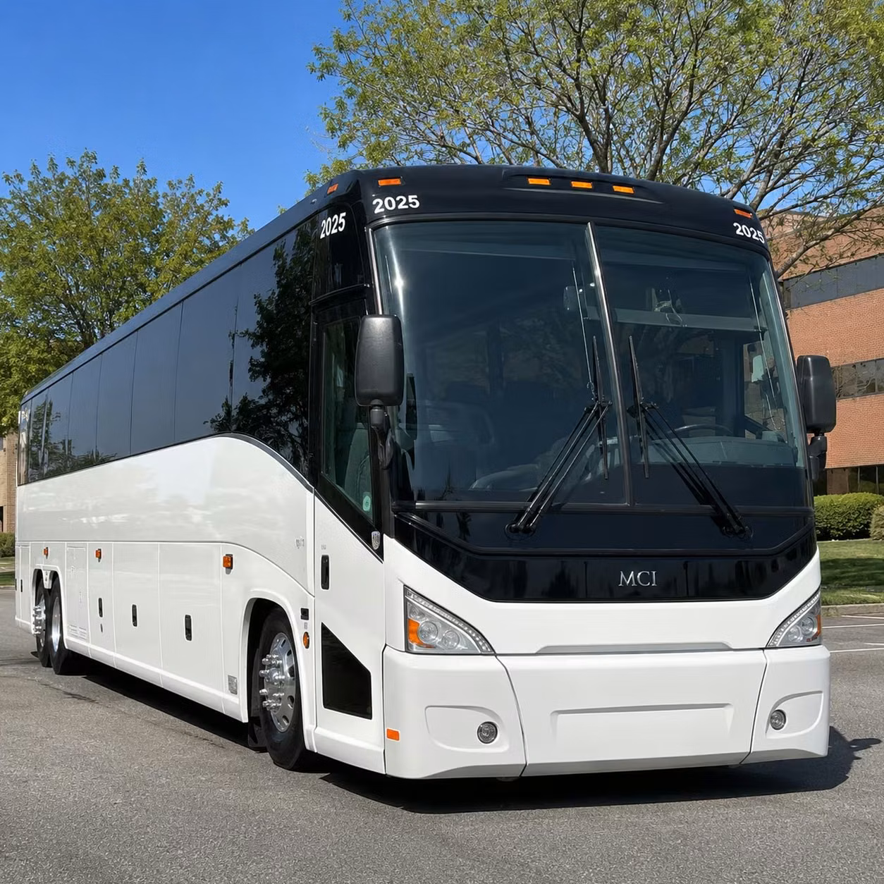charter bus rentals for large concert groups traveling from layton